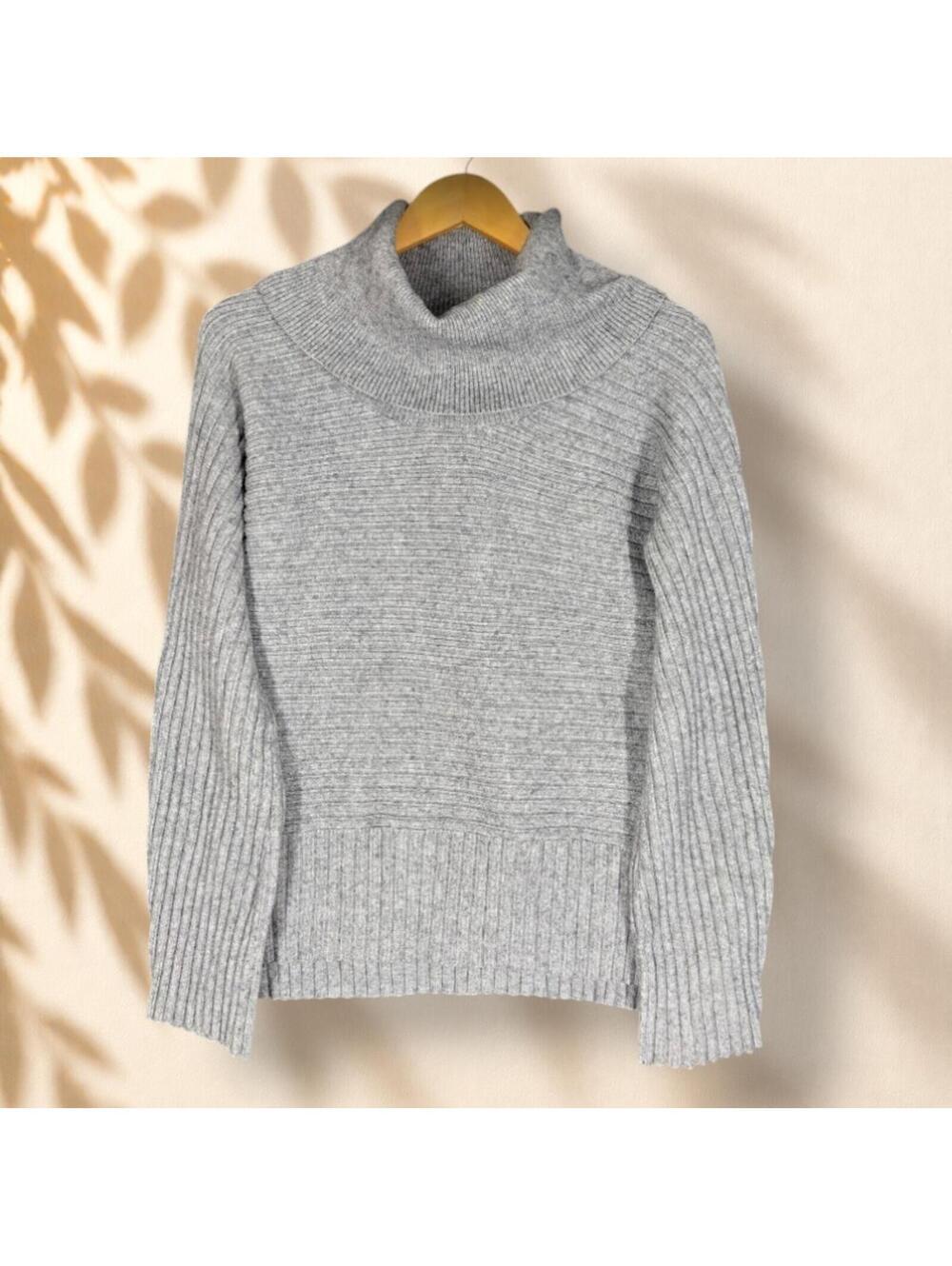 Moth Sweater Pullover Women L Large Gray Turtleneck Long Sleeve Knit Cozy Soft